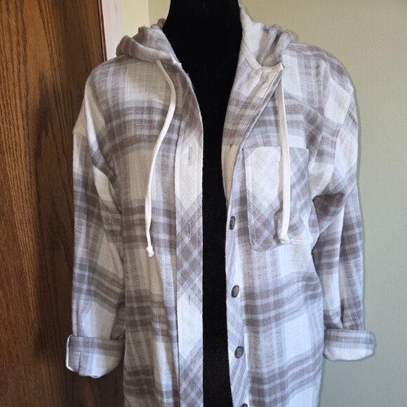 Hooded shacket - Picture 1 of 2